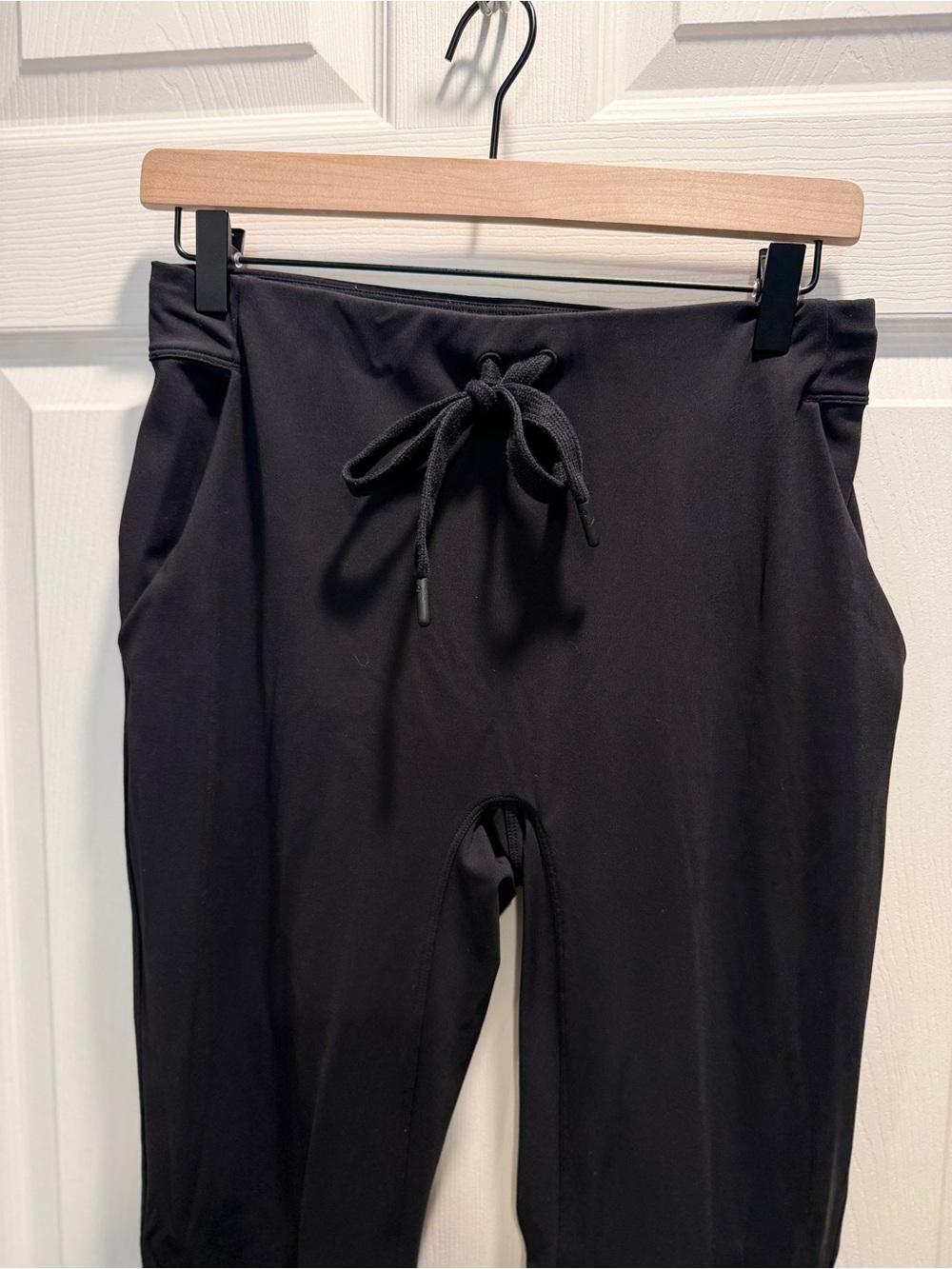 lululemon Black Drawstring Slim Fit Athletic Pants Women’s Size 6 Gummy Logo - Picture 6 of 11